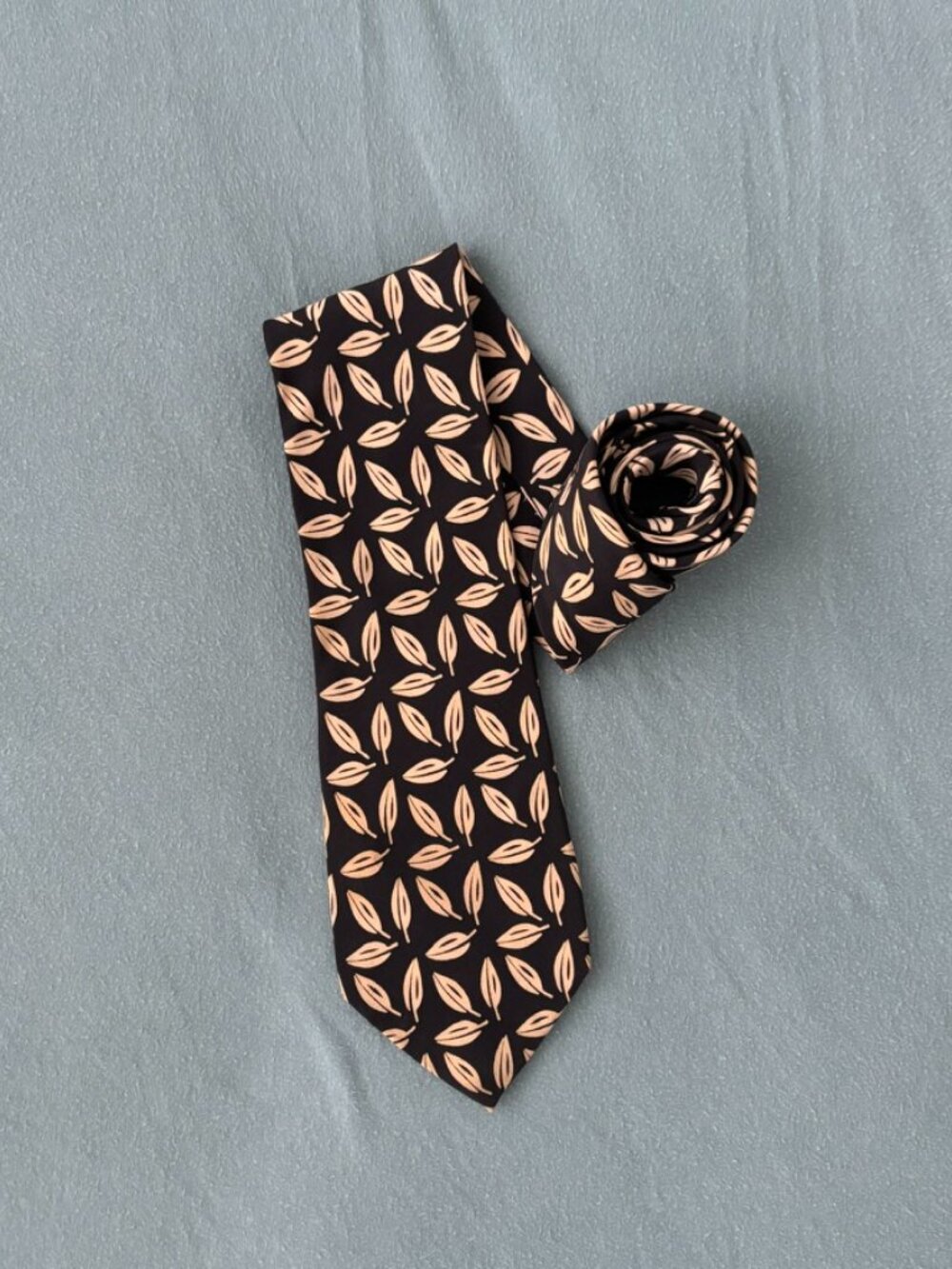 Vintage Hermés Leaf black Men’s Silk Tie